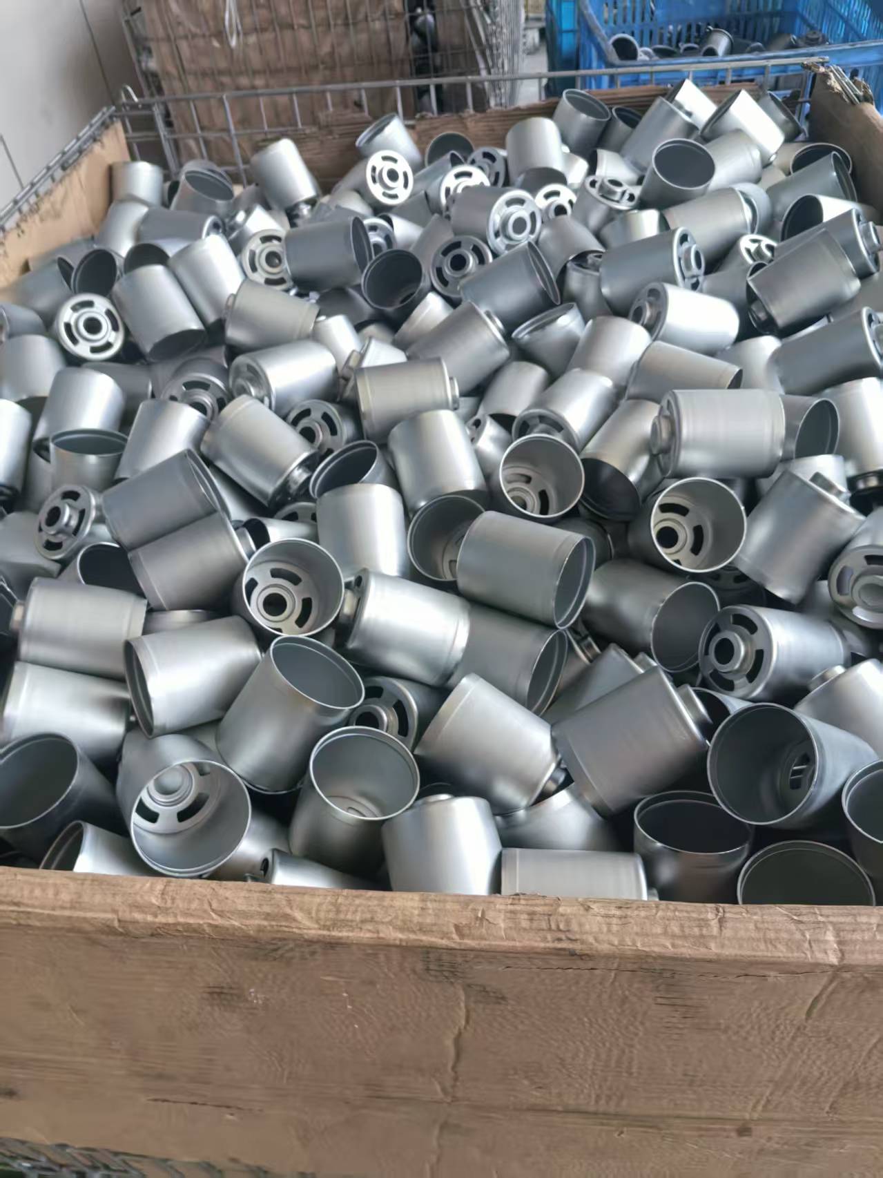 L'atelier d'estampage intelligent de Zhejiang Yaodong pour les boîtiers commence officiellement la production, marquant une nouvelle étape dans l'amélioration de la qualité et de l'efficacité
